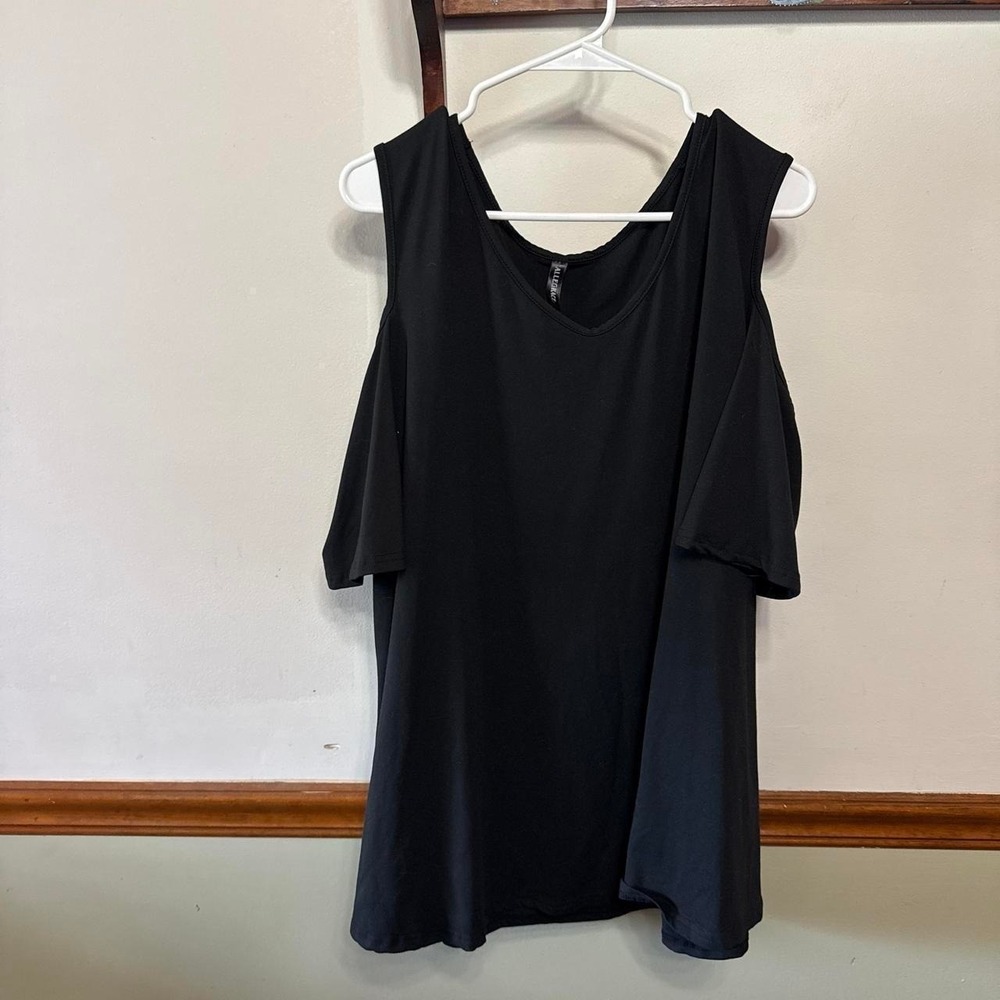 Black cold-shoulder short sleeve top‎ size 2X Plus